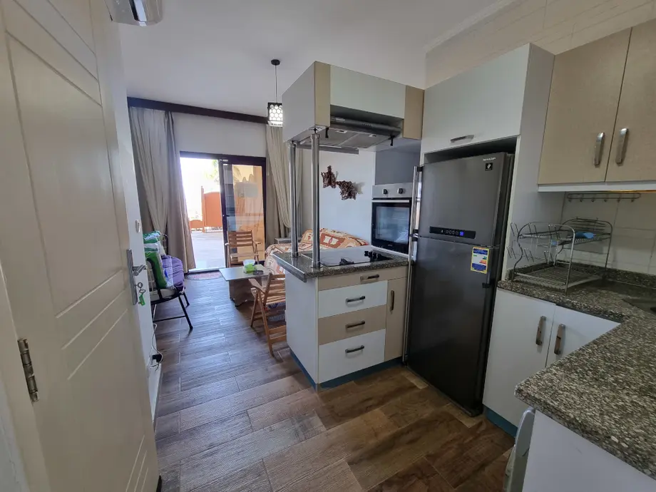 1-bedroom apartment with private beach access in Turtles Beach Resort — Turtles Beach Al Ahyaa