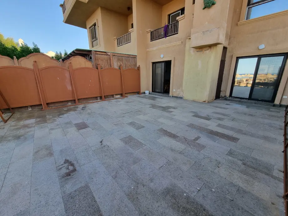 1-bedroom apartment with private beach access in Turtles Beach Resort — Turtles Beach Al Ahyaa