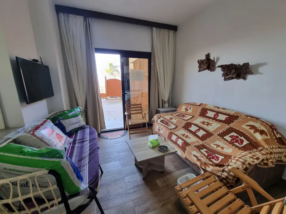 1-bedroom apartment with private beach access in Turtles Beach Resort — Turtles Beach Al Ahyaa